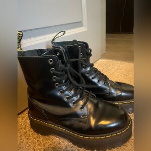 PRACTICALLY NEW JADON BOOT SMOOTH LEATHER PLATFORMS